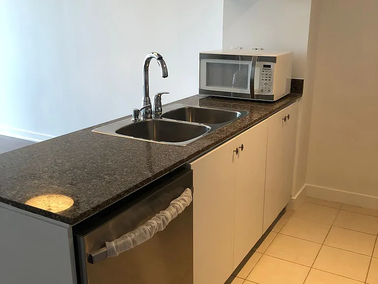 10 Navy Wharf Ct #2301 — Photo 4