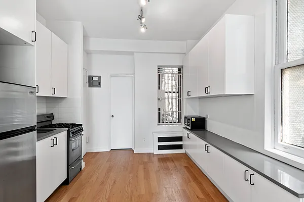 Rented by Douglas Elliman | media 20