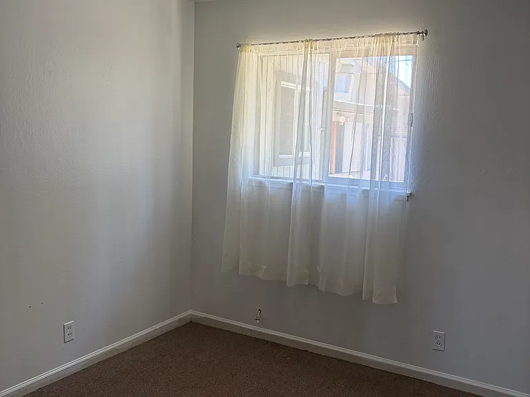 510 W 9th St — Photo 5