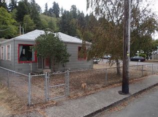 294 Winchester Ave, Reedsport, OR 97467