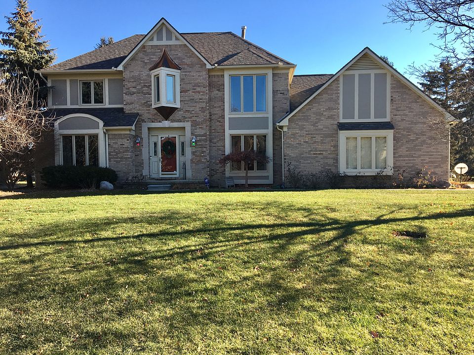 1st image of 18000 Maple Hill Ct