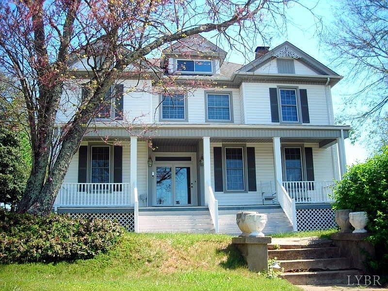 1st image of 905 Bedford Ave