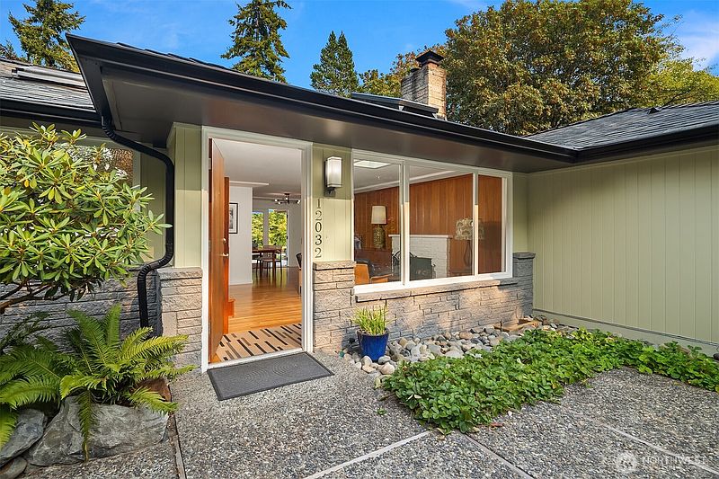 3rd image of 12032 12th Avenue NW