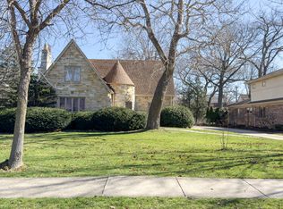 241 S Kenmore Ave, Elmhurst, IL 60126