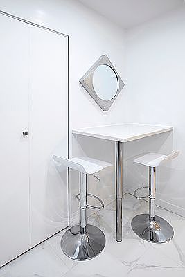 4th image of 150 W 51st St APT 2024