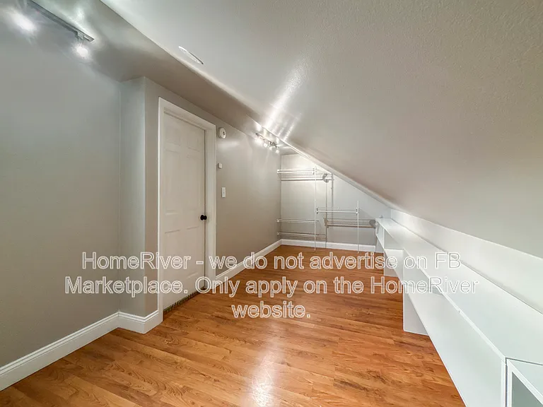 11111 Kings Xing — Photo 15