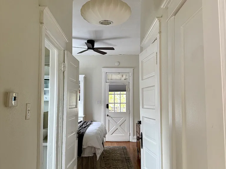 1573 N Hooker St — Photo 12
