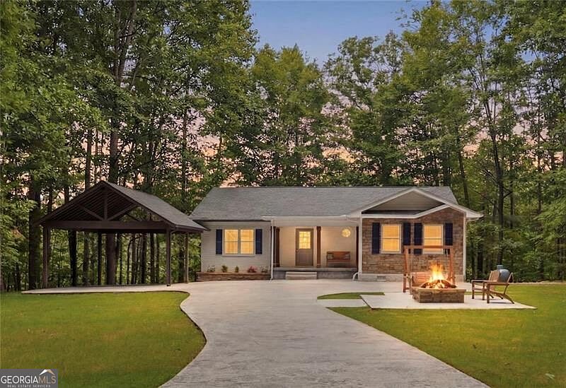 1st image of 601 Hidden Valley Dr
