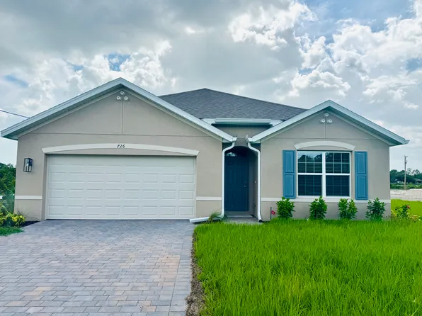 726 Oakridge Ave S, Lehigh Acres, FL 33974