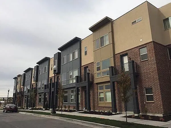 12 W Gilbride Ave — Photo 1