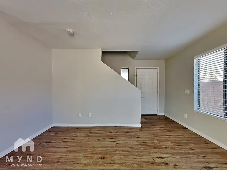 10904 E Azalea Ave — Photo 7