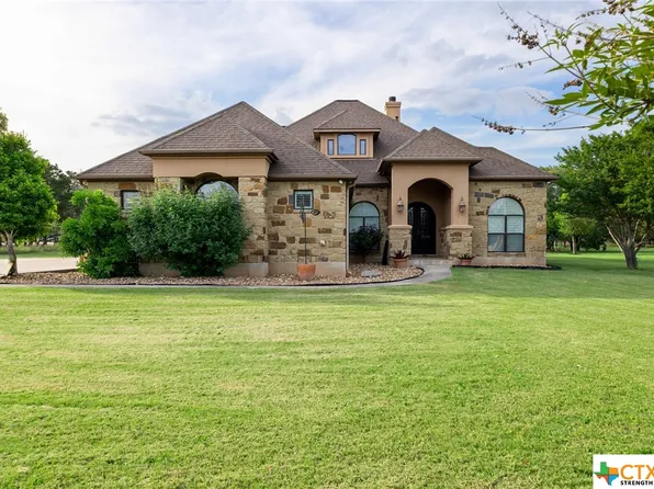 130 Circle Oaks Dr, Burnet, TX 78611