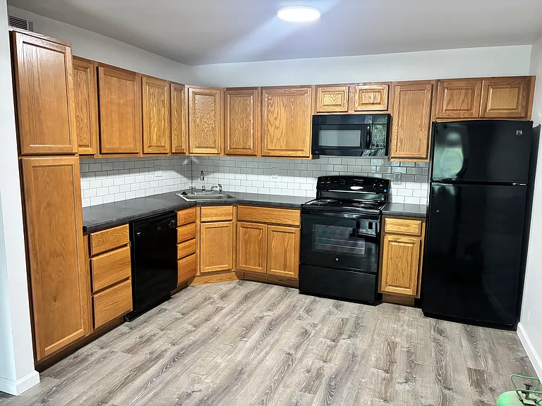 Parkhill Terrace Apartments — Photo 10