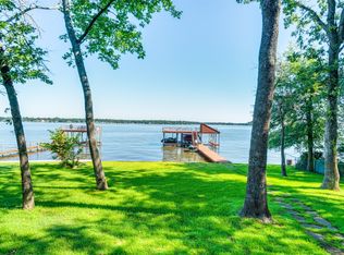 194 Shady Shores Dr, Mabank, TX 75156