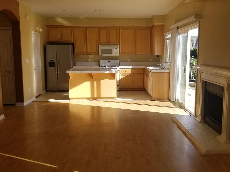 1st image of 12729 Cameron Ave
