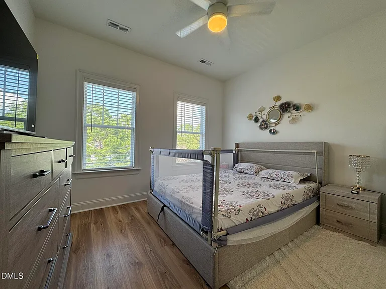 7750 Acc Blvd — Photo 15