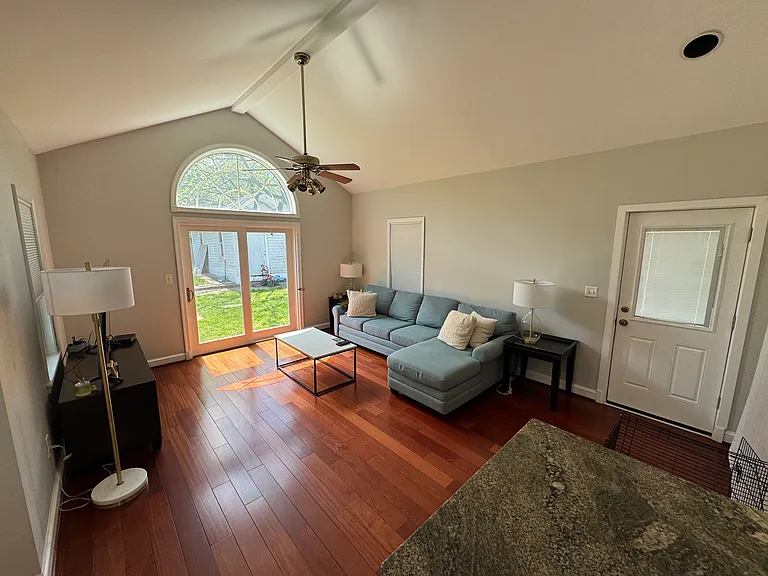 5716 Grosvenor Ln — Photo 8