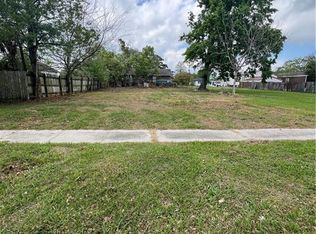 58 E Claiborne Sq, Chalmette, LA 70043