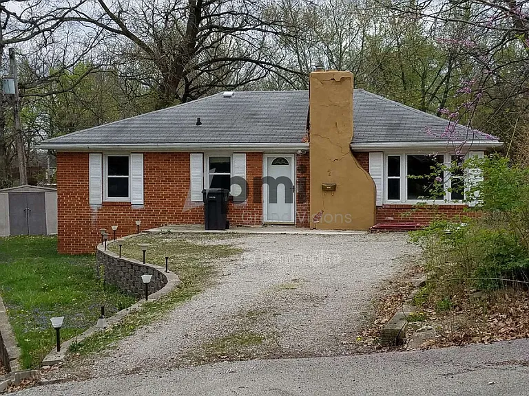 7 Louise Ct — Photo 1