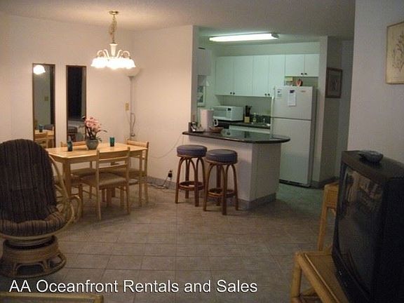 3rd image of 938 S Kihei Rd #124