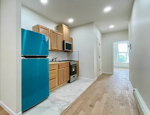 Rented by Apartmint Realty Group | media 10