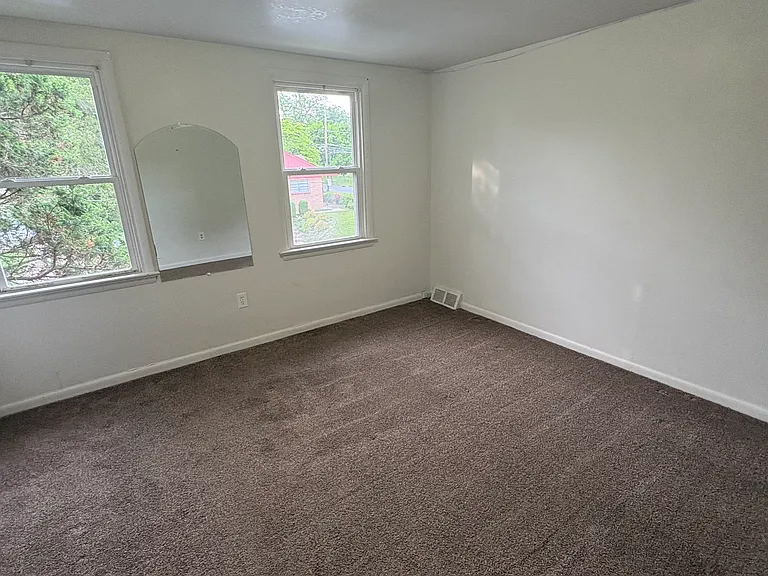 2147 Kensington St — Photo 7