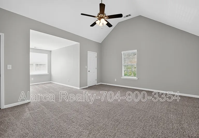 2041 White Cedar Ln — Photo 15