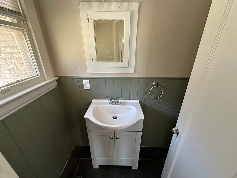 736 Mulberry St — Photo 12