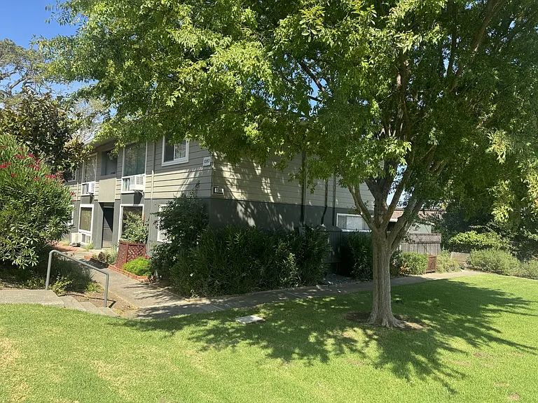 1080 Los Gamos Rd #A — Photo 2