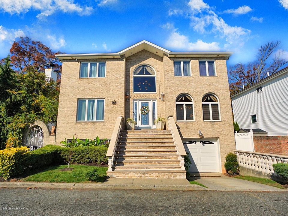 1st image of 39 Delia Ct