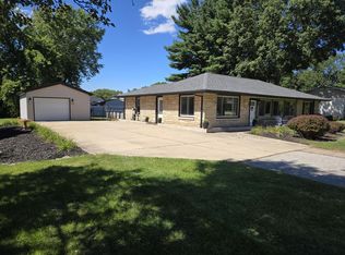 1730 S 11th St, Chesterton, IN 46304