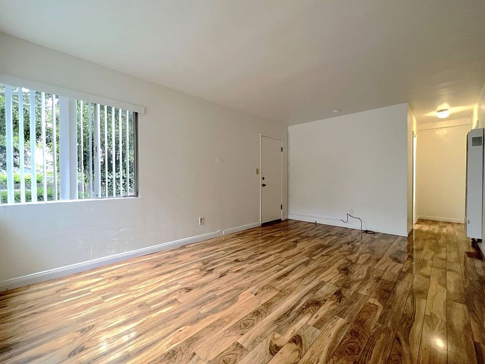 1st image of 725 Wrelton Dr #C