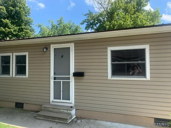 427 East Dr, Marissa, IL 62257