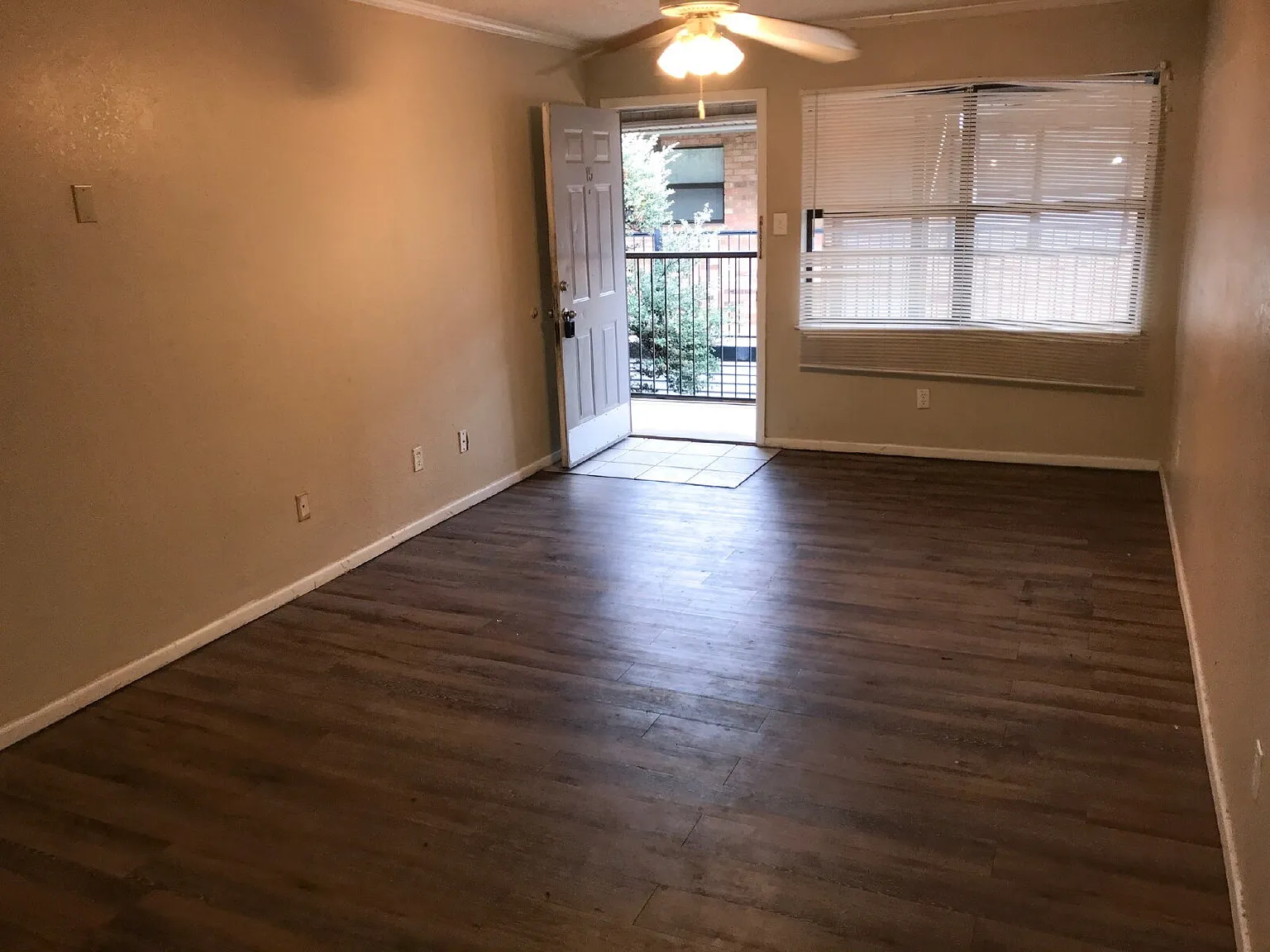 1 bed, 1.0 bath, 600 sqft, $600 — Photo 1