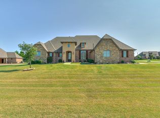 19627 E 70th St N, Owasso, OK 74055