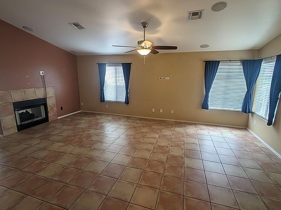3rd image of 2520 W Tom Watson Dr