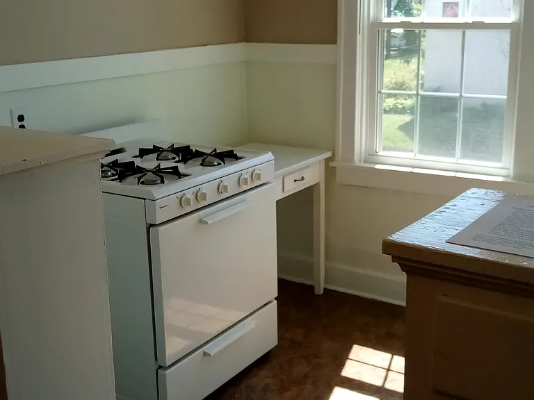 Gas stove