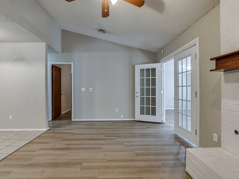 12316 SW 14th St — Photo 11