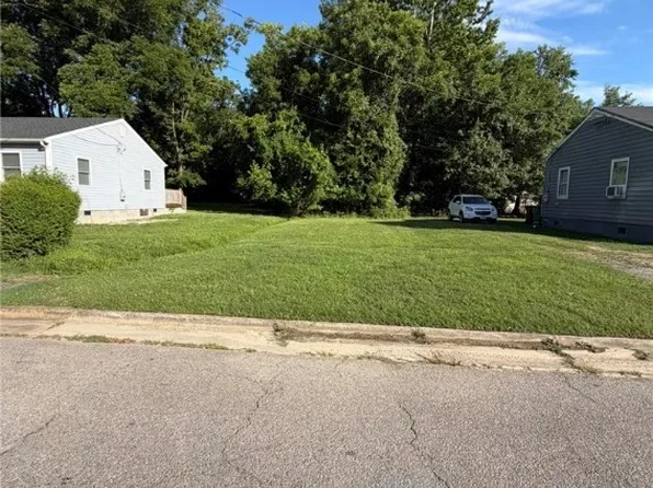 818 Cameron St #49, Petersburg, VA 23803