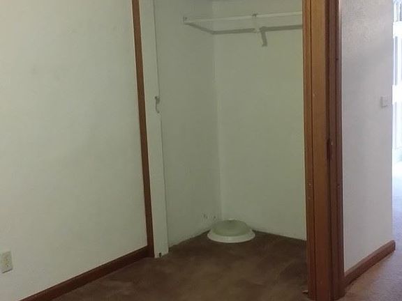 5th image of 332 Parmely Ave