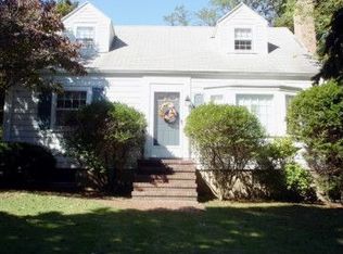1 Savin St, Burlington, MA 01803