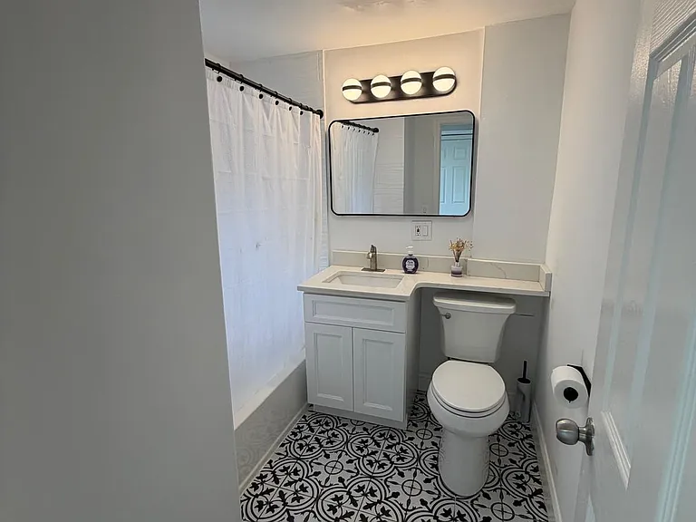 714 N 5th St #2 — Photo 8