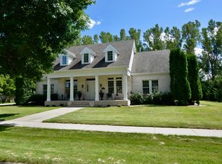 1810 Maplewood Ln, Aberdeen, SD 57401