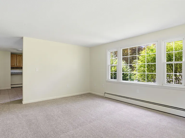 289 Derry Rd #B — Photo 9