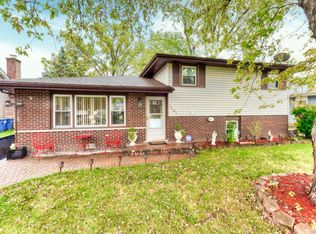 1191 Princeton Dr, Bartlett, IL 60103