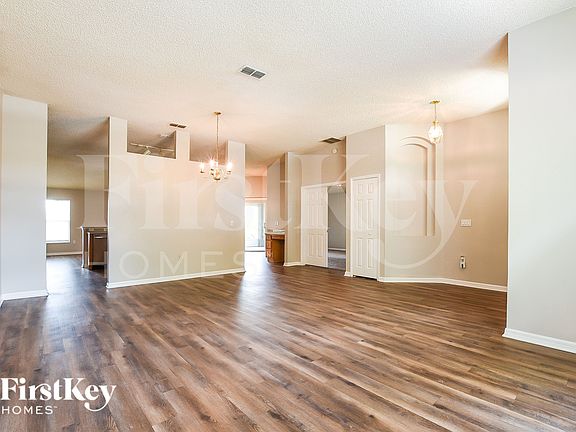 5th image of 2411 Dumas Dr