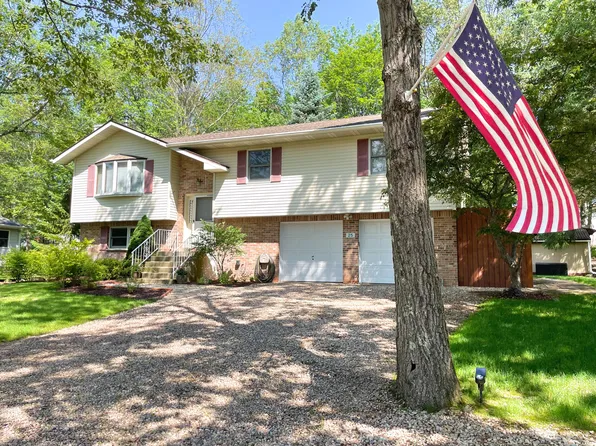 25 Cobblewood Dr, Mount Pocono, PA 18344