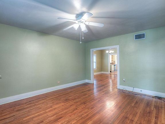 5th image of 2213 Driscoll St