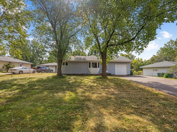 610 112th Ave NE, Blaine, MN 55434