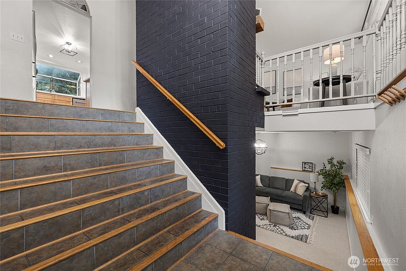3rd image of 3331 SE Summer Place